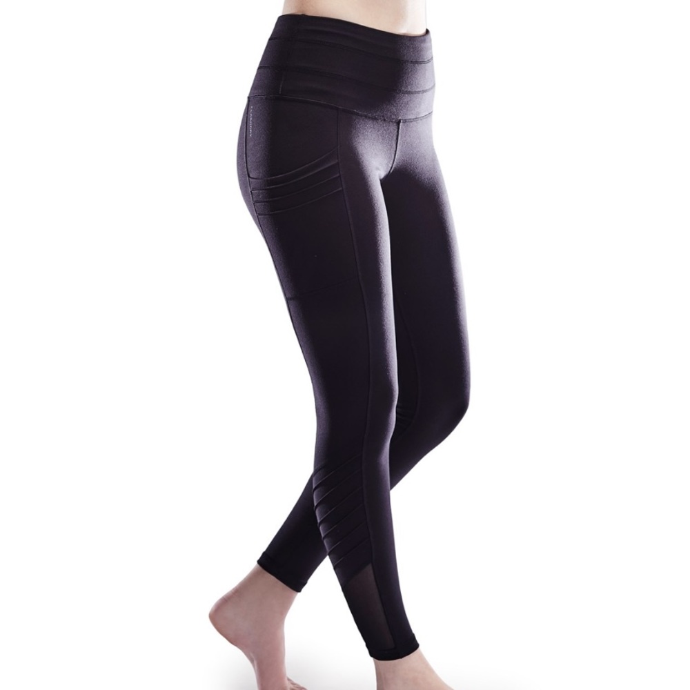 The North Face PERFECT CORE HIGH-RISE MOTO TIGHTS - Picture 3 of 4